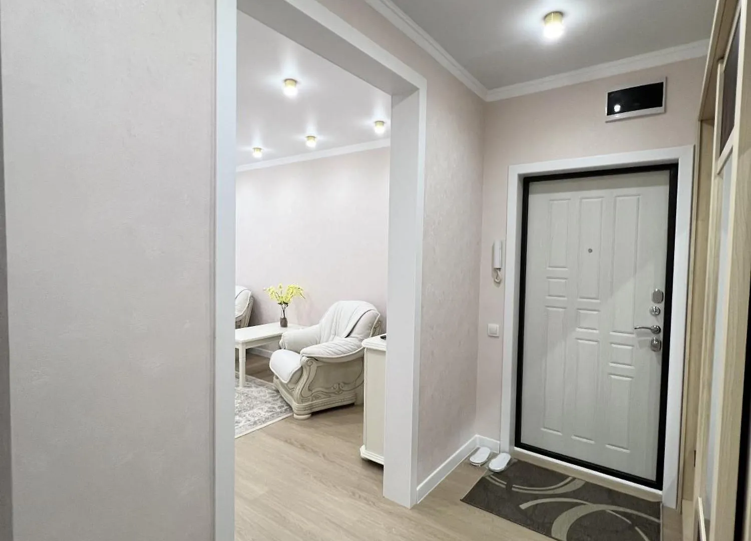 Apartment Светлая Акварель Almaty