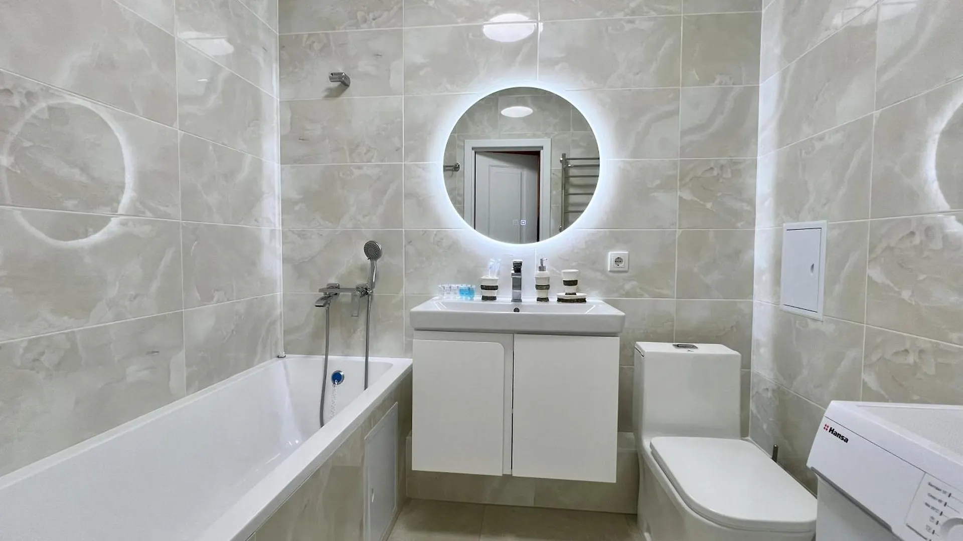 Светлая Акварель Almaty Apartment