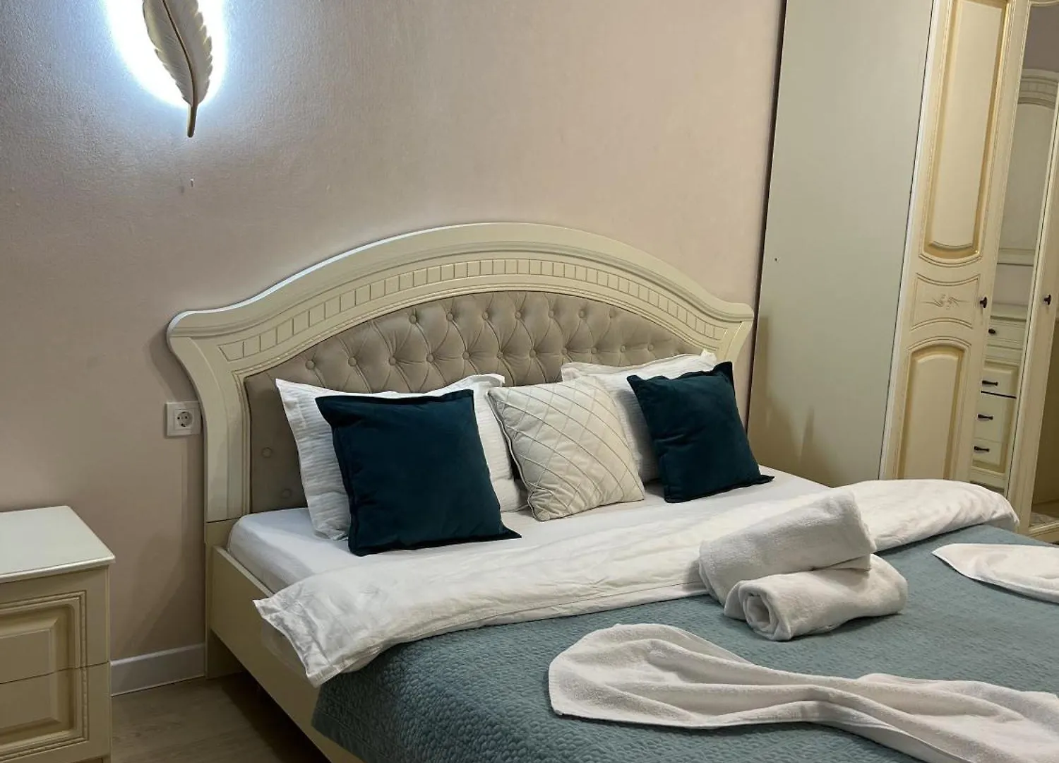 Apartment Светлая Акварель Almaty
