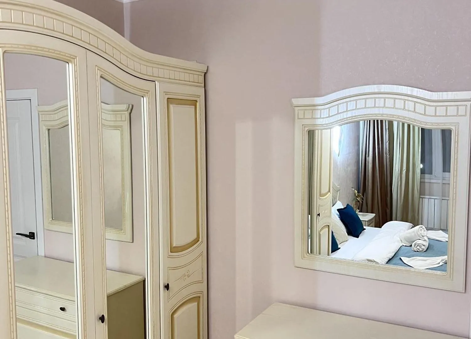 Светлая Акварель Семейный Уют В Алматы 0*, Almaty